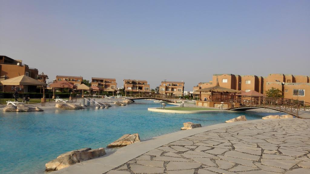 Three-Bedroom Garden Chalet At Marina Wadi Degla For Families Ain Sukhna Habitación foto