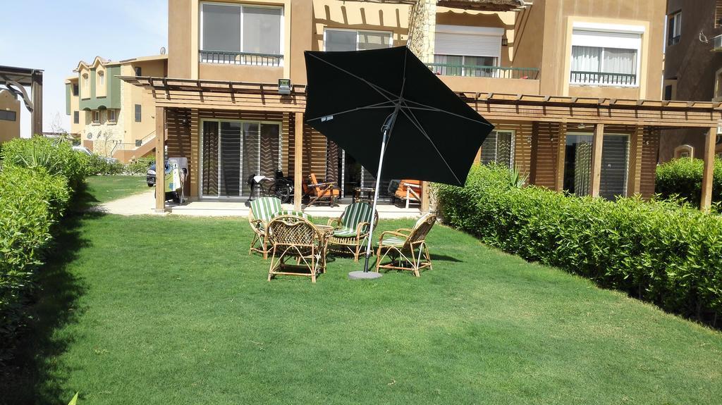 Three-Bedroom Garden Chalet At Marina Wadi Degla For Families Ain Sukhna Habitación foto